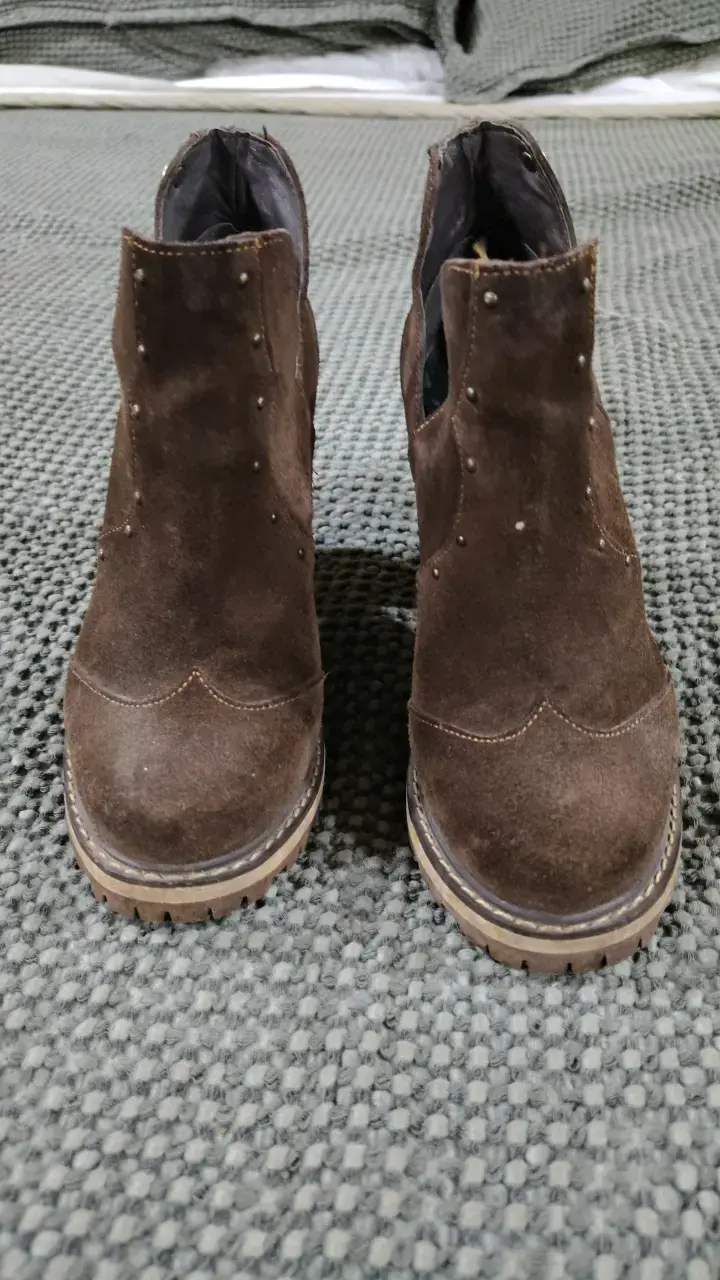 Botines de gamuza marrón con tacón alto - 3
