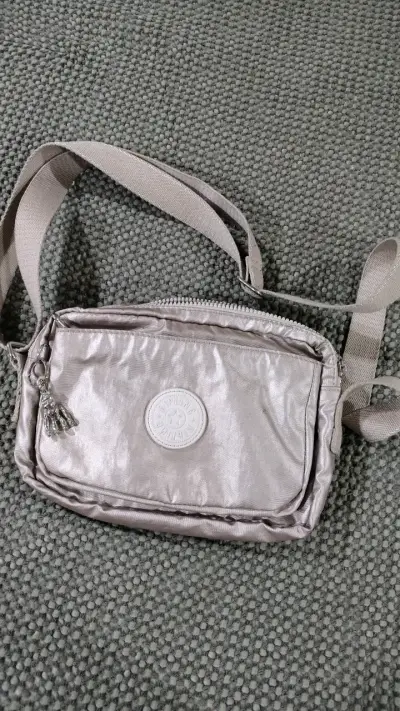Bandolera Kipling gris con llavero - miniatura 1