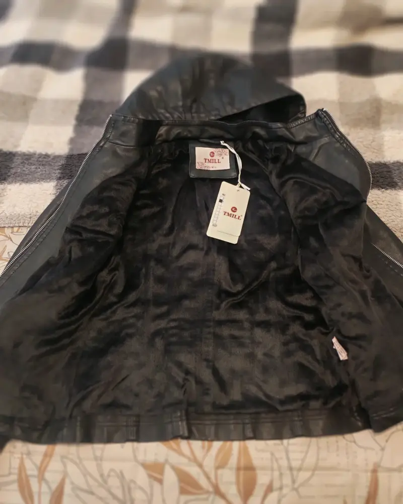 Chaqueta de cuero negro con capucha - 1