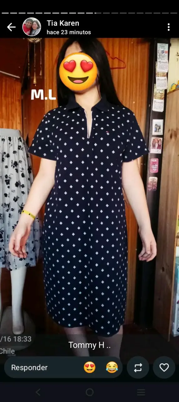 Vestido azul con estampado de puntos