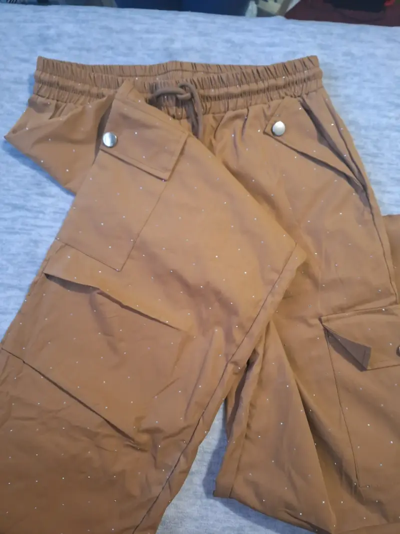 Pantalones cargo marrones con bolsillos - 3