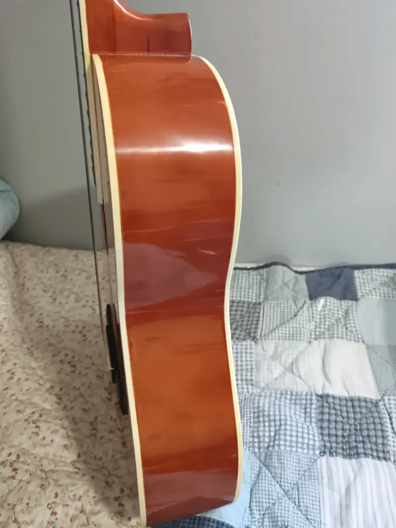 Guitarra clásica de madera en buen estado - 4