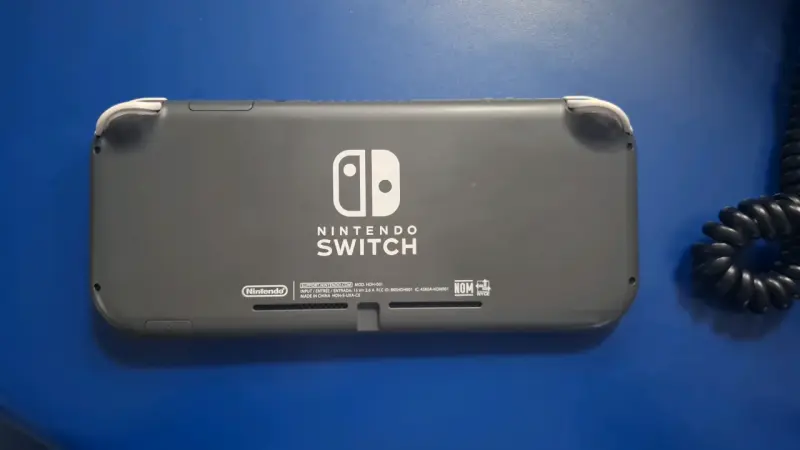 Consola Nintendo Switch Lite con juegos incluidos - 2