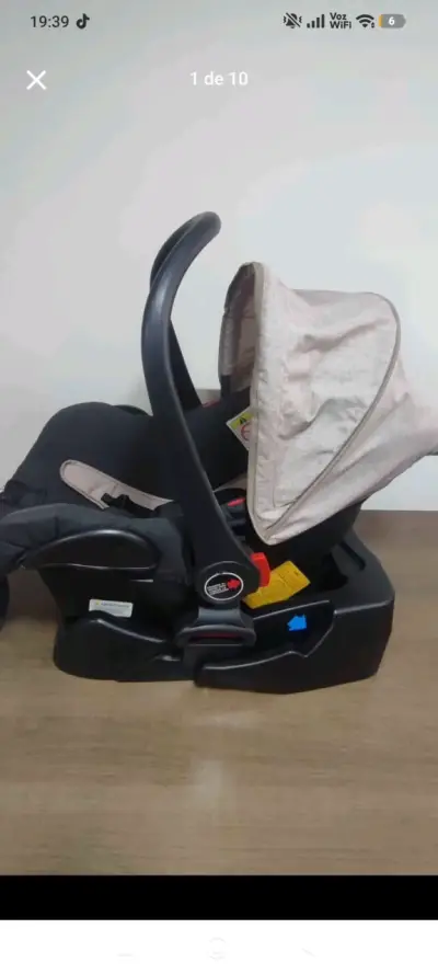 Silla de Auto para Bebé con Base Negra - miniatura 1