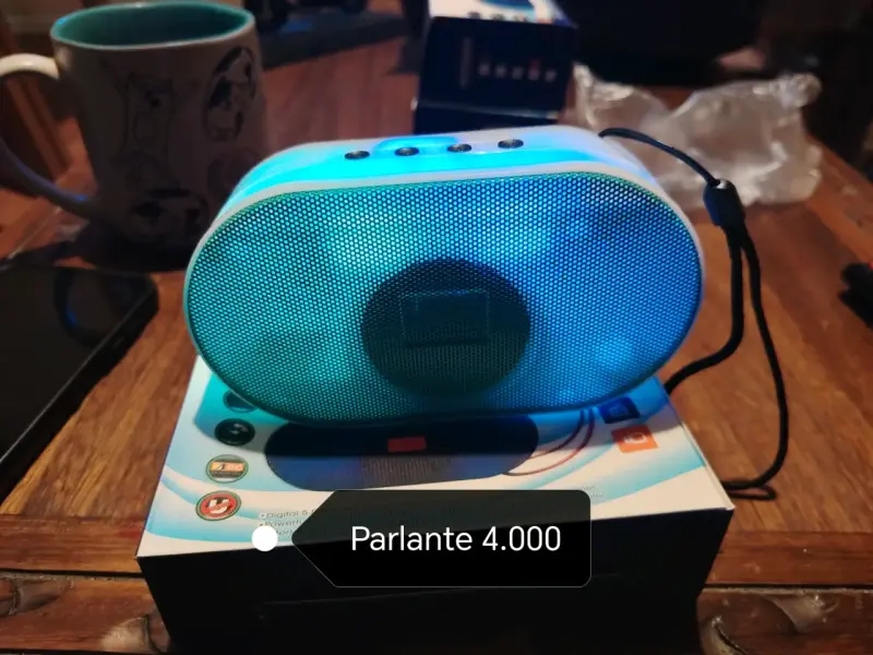 Parlante portátil LED con luz azul