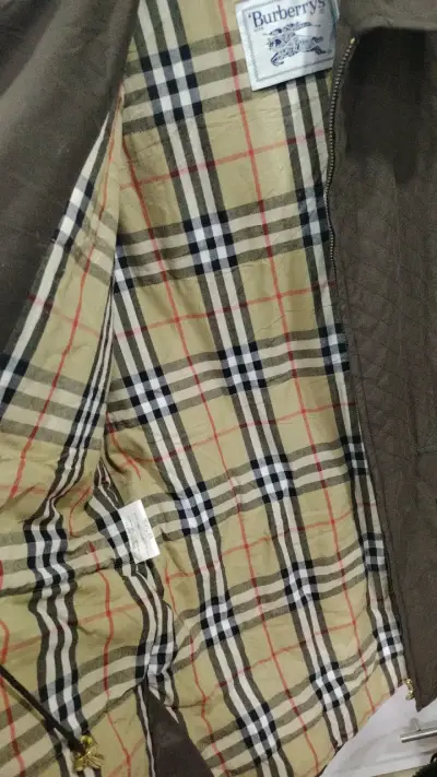 Chaqueta acolchada Burberry marrón para hombre - miniatura 3