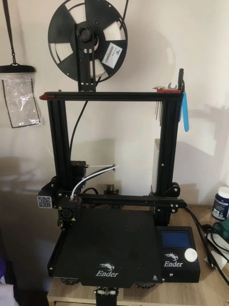 Impresora 3D Ender con filamento incluido - 2