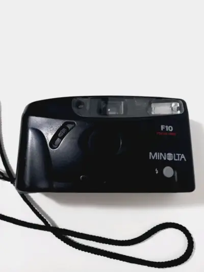 Cámara analógica Minolta F10 Focus Free - miniatura 1