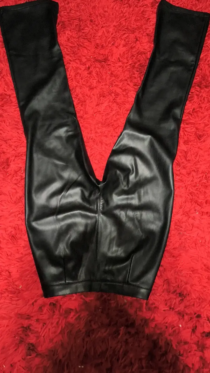 Pantalones de cuero sintético negro para mujer - 6