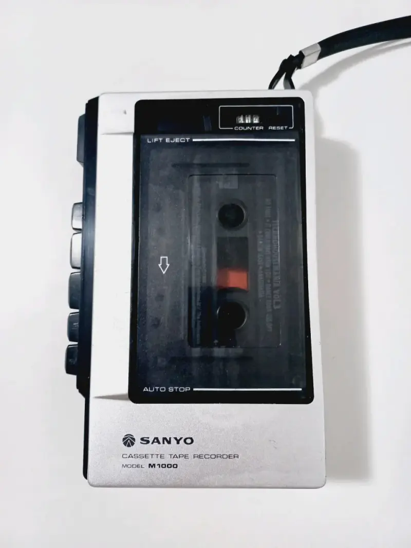 Sanyo M1000 Grabadora y Reproductora Vintage - 2