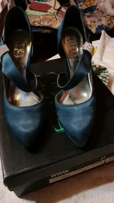 Zapatos de tacón azul con detalle brillante Vizzano - miniatura 1