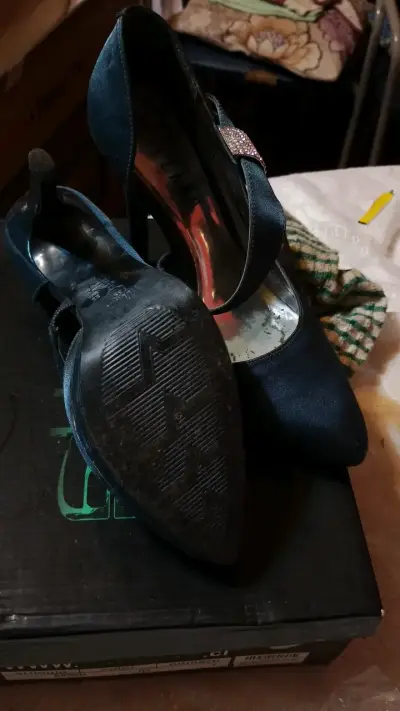 Zapatos de tacón azul con detalle brillante Vizzano - miniatura 2