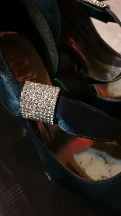 Zapatos de tacón azul con detalle brillante Vizzano - miniatura 3