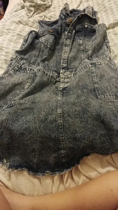Vestido de mezclilla sin mangas para mujer - miniatura 1