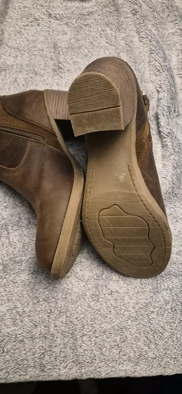 Botines de cuero marrón con tacón medio - 4