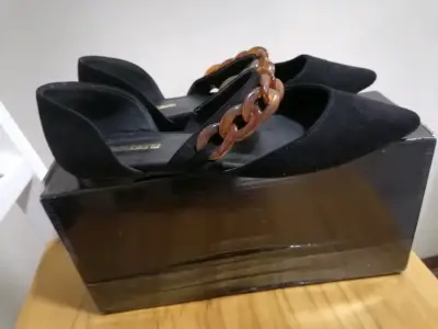 Zapatos de tacón negro con cadena Studio F - miniatura 1
