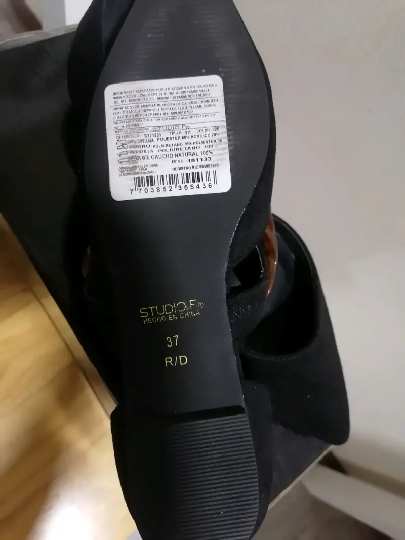 Zapatos de tacón negro con cadena Studio F - 3