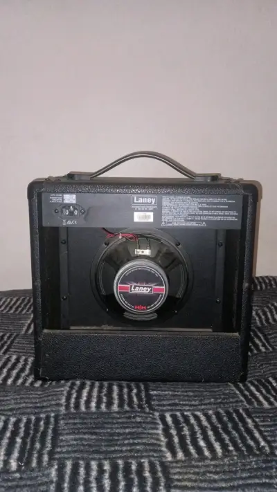 Amplificador de guitarra Laney LX20R con reverb - miniatura 2