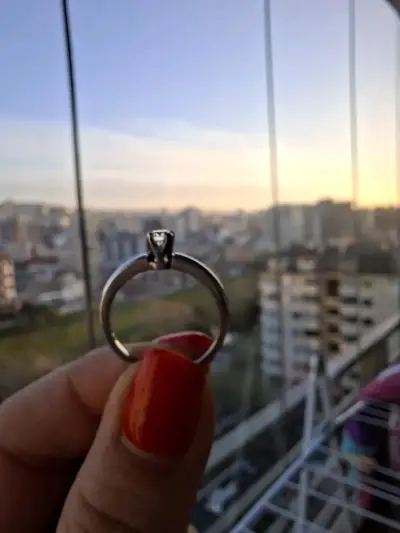 Anillo de compromiso Stefan con diamante - miniatura 2
