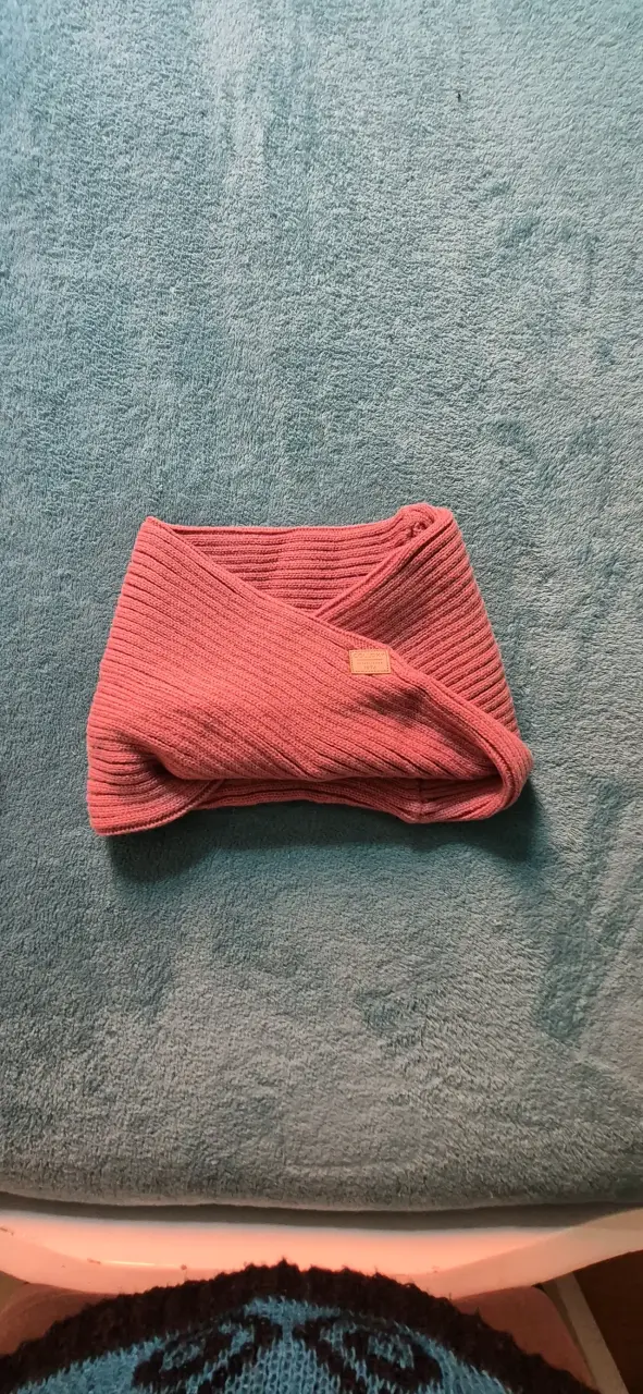 Cuello de lana rosado para invierno - 1