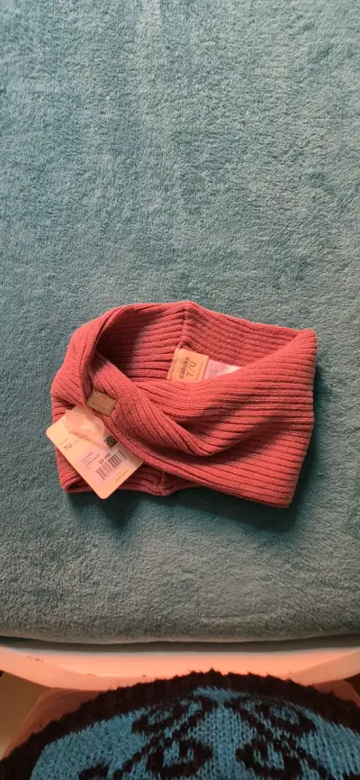 Cuello de lana rosado para invierno - miniatura 2