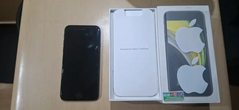 iPhone SE 2da Gen 64GB, 100% Bateria - 2