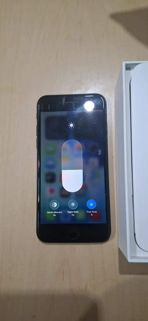 iPhone SE 2da Gen 64GB, 100% Bateria - 4