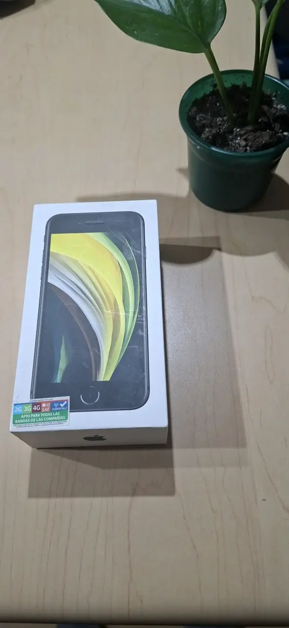 iPhone SE 2da Gen 64GB, 100% Bateria - 6