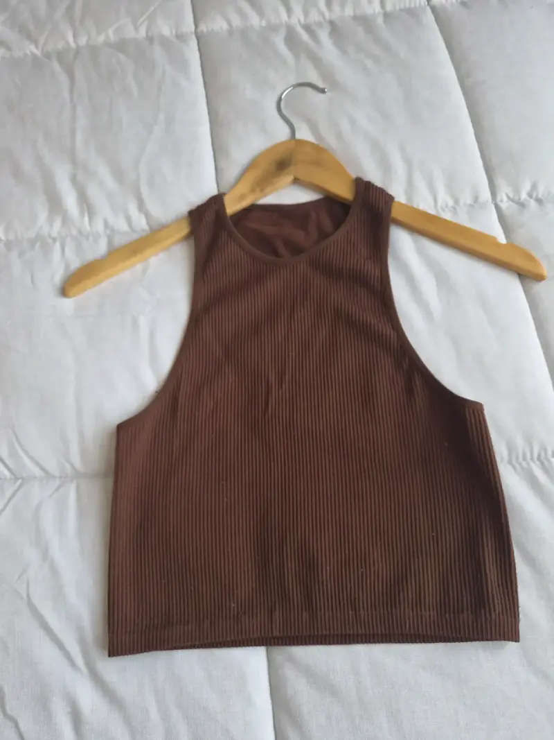 Conjunto de top marrón y falda animal print - 2