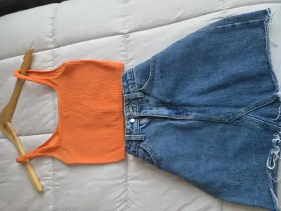 Top corto naranja sin mangas para mujer - miniatura 2