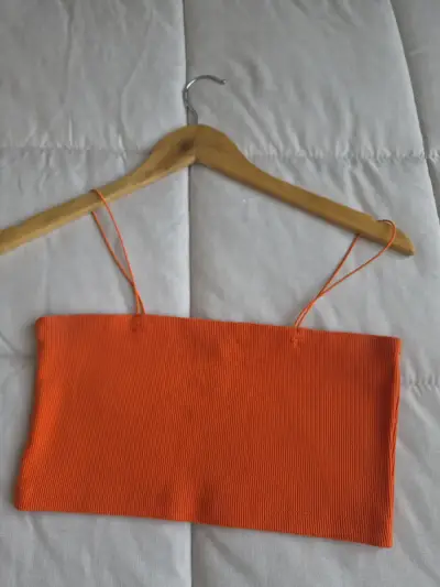 Top corto naranja sin mangas para mujer - miniatura 3