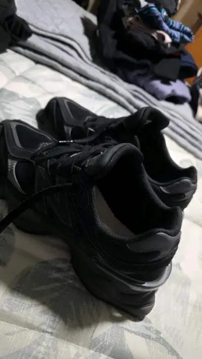 Zapatillas deportivas negras New Balance para hombre - miniatura 1