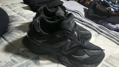 Zapatillas deportivas negras New Balance para hombre - miniatura 3