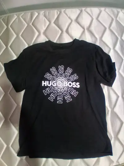 Polera negra Hugo Boss para hombre - miniatura 1