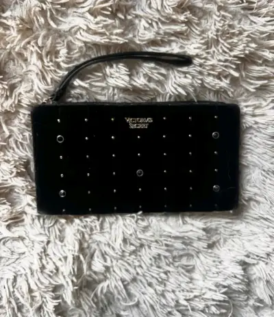 Cartera de mano negra con tachas Victoria's Secret - miniatura 1
