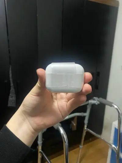 Auriculares inalámbricos con estuche de carga - miniatura 2