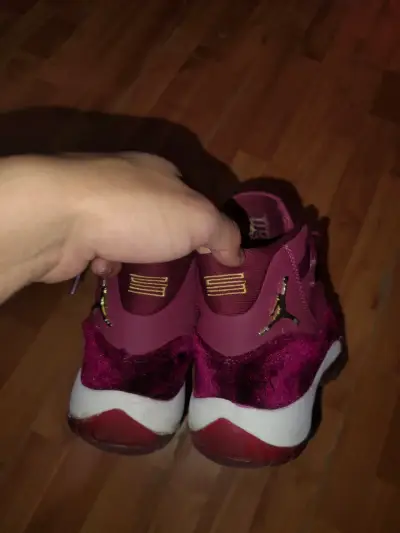 Jordan burdeo tierso pelo 41 - miniatura 3