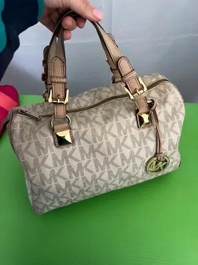 Bolso de mano beige con logo Michael Kors - miniatura 1