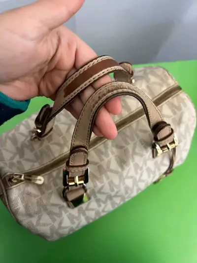 Bolso de mano beige con logo Michael Kors - miniatura 3