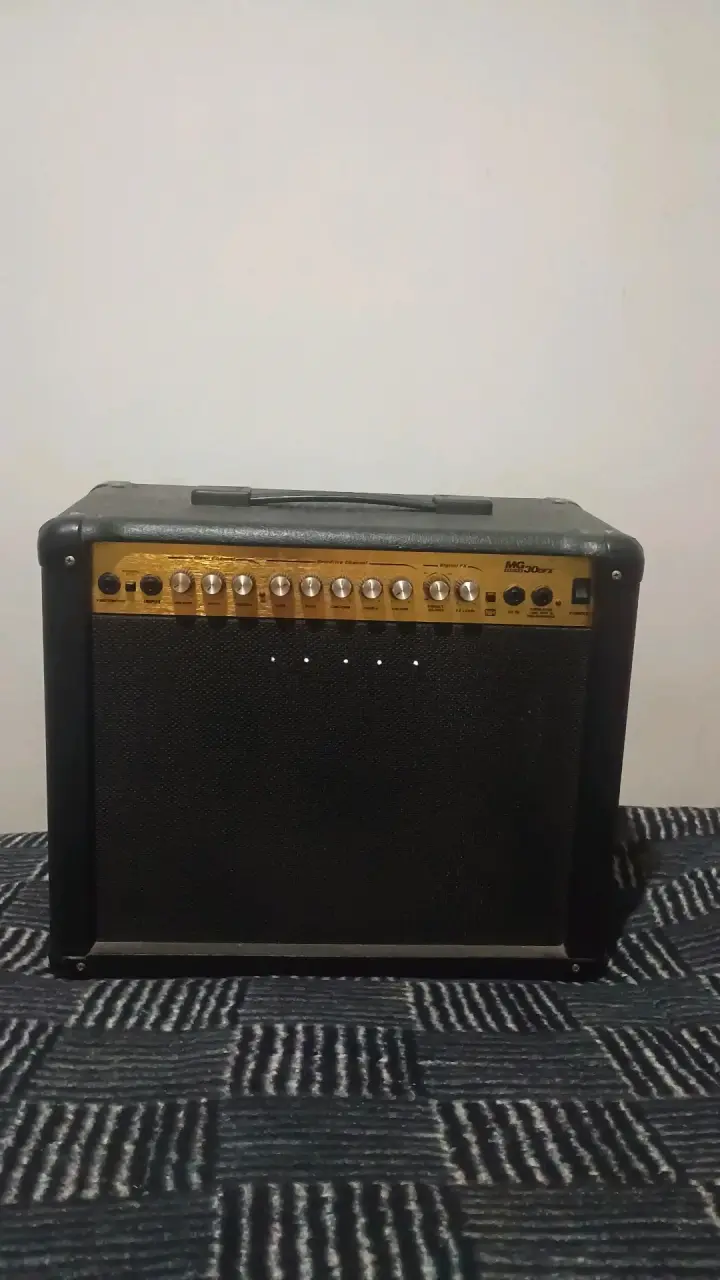 Amplificador Marshall MG30DFX para guitarra - 1