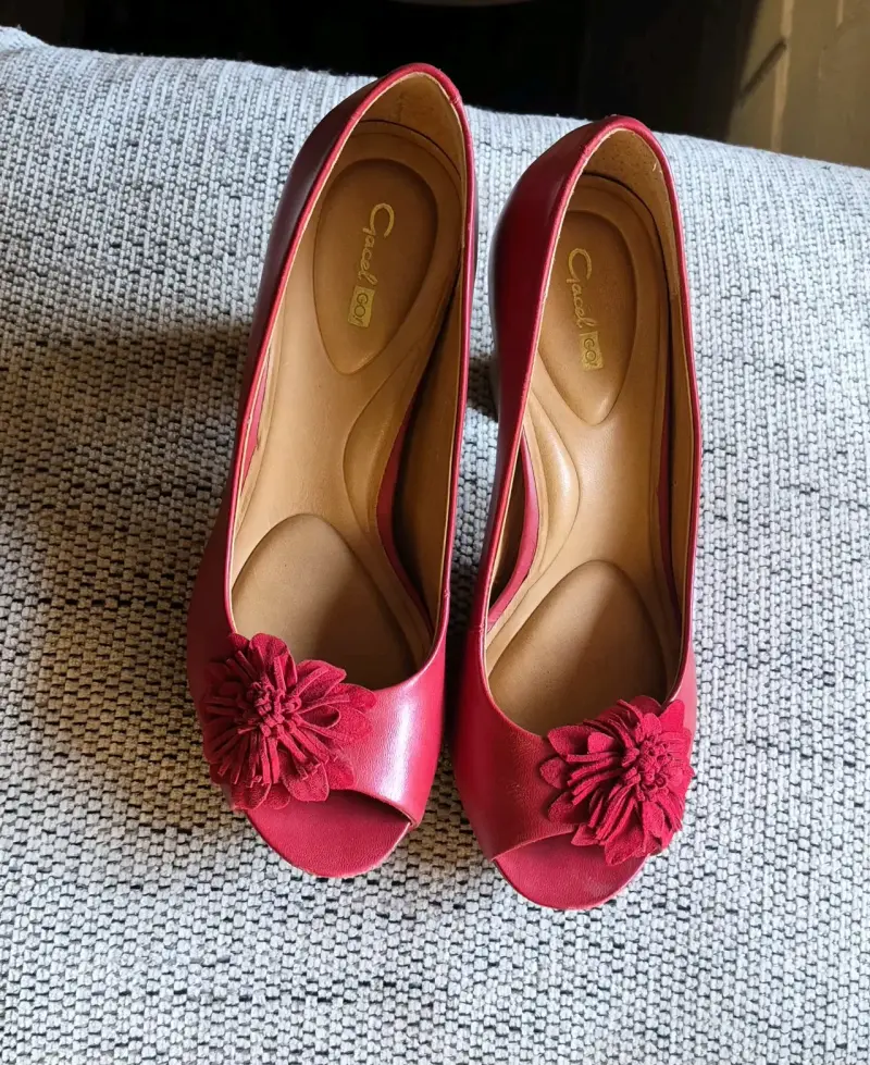 Zapatos de Tacón Rojo con Flor Gacel go 39 - 1