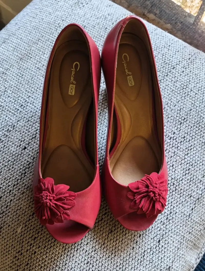 Zapatos de Tacón Rojo con Flor Gacel go 39 - 4