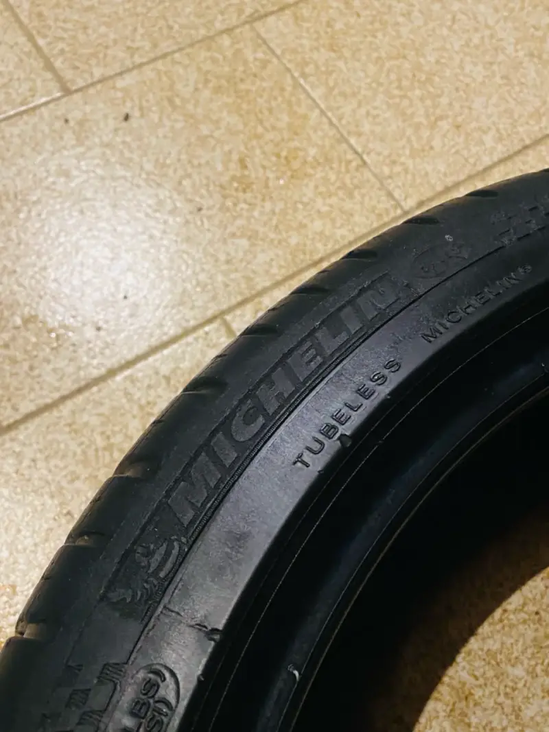 Neumático Michelin Pilot Sport 3 245/40 ZR19 - 2