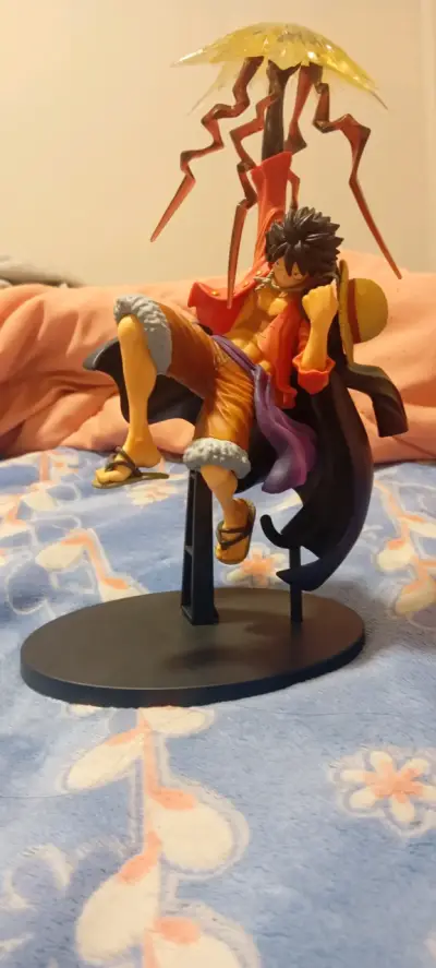 Figura de acción Luffy One Piece con base - miniatura 1