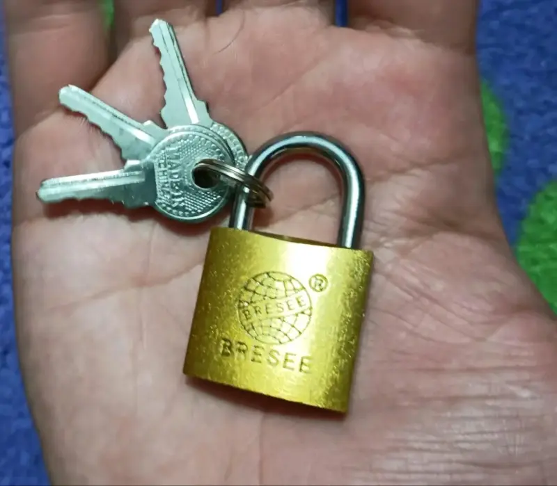 Candado De Bronce Dorado Con Llaves Seguridad - 2