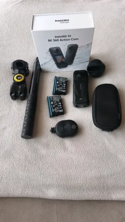 Cámara de Acción 360 Insta360 X5 con Accesorios - miniatura 2