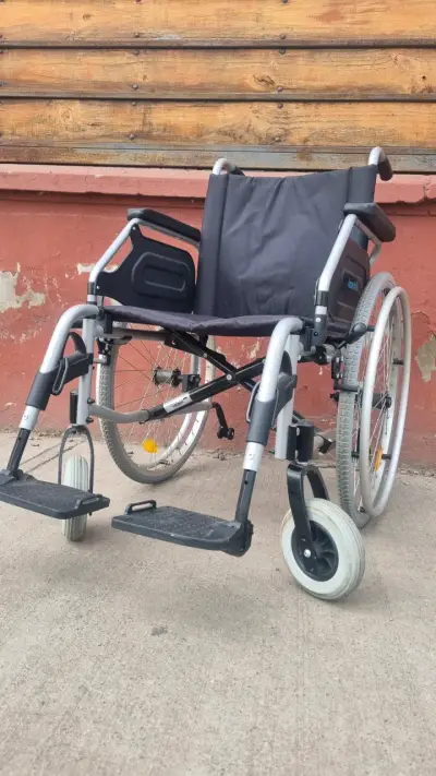 Silla de Ruedas Plegable Lesenhilf en Buen Estado - miniatura 6