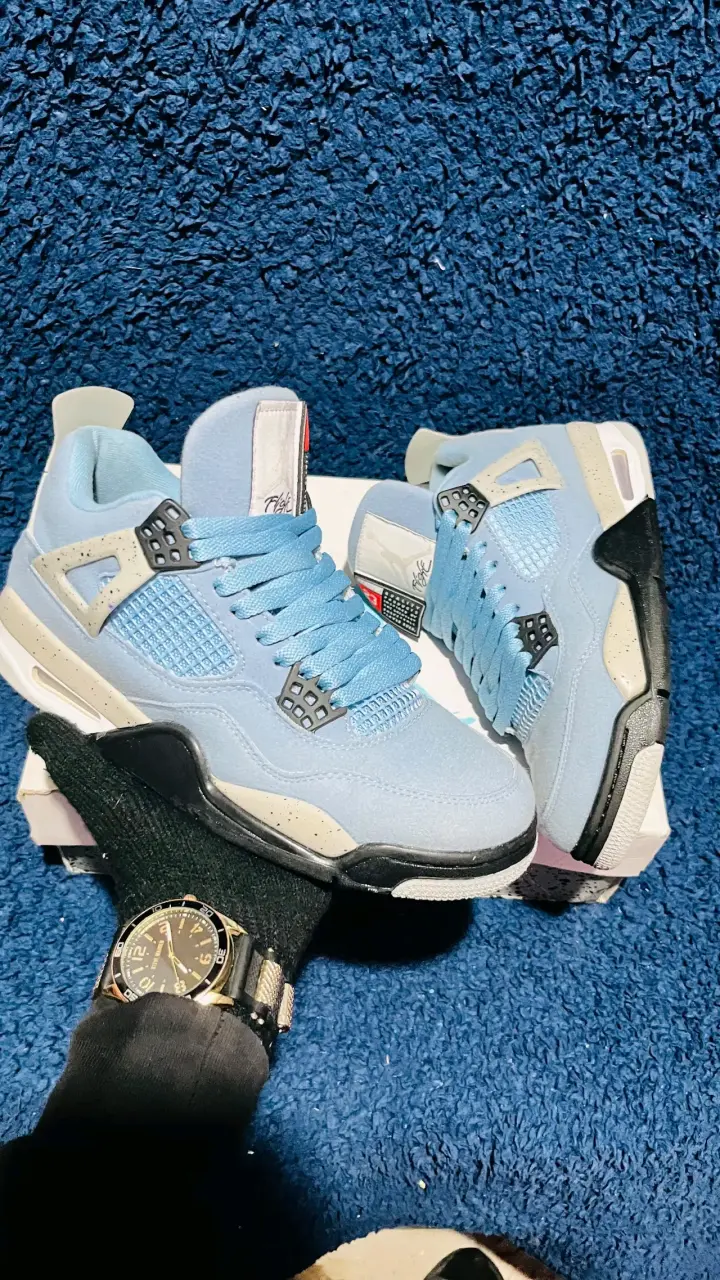 Retro 4 🔵 - 1