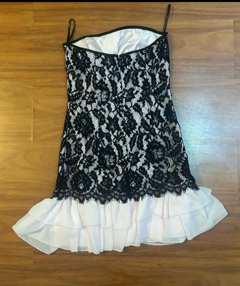 Vestido de encaje negro y blanco Jessica McClintoc - 4