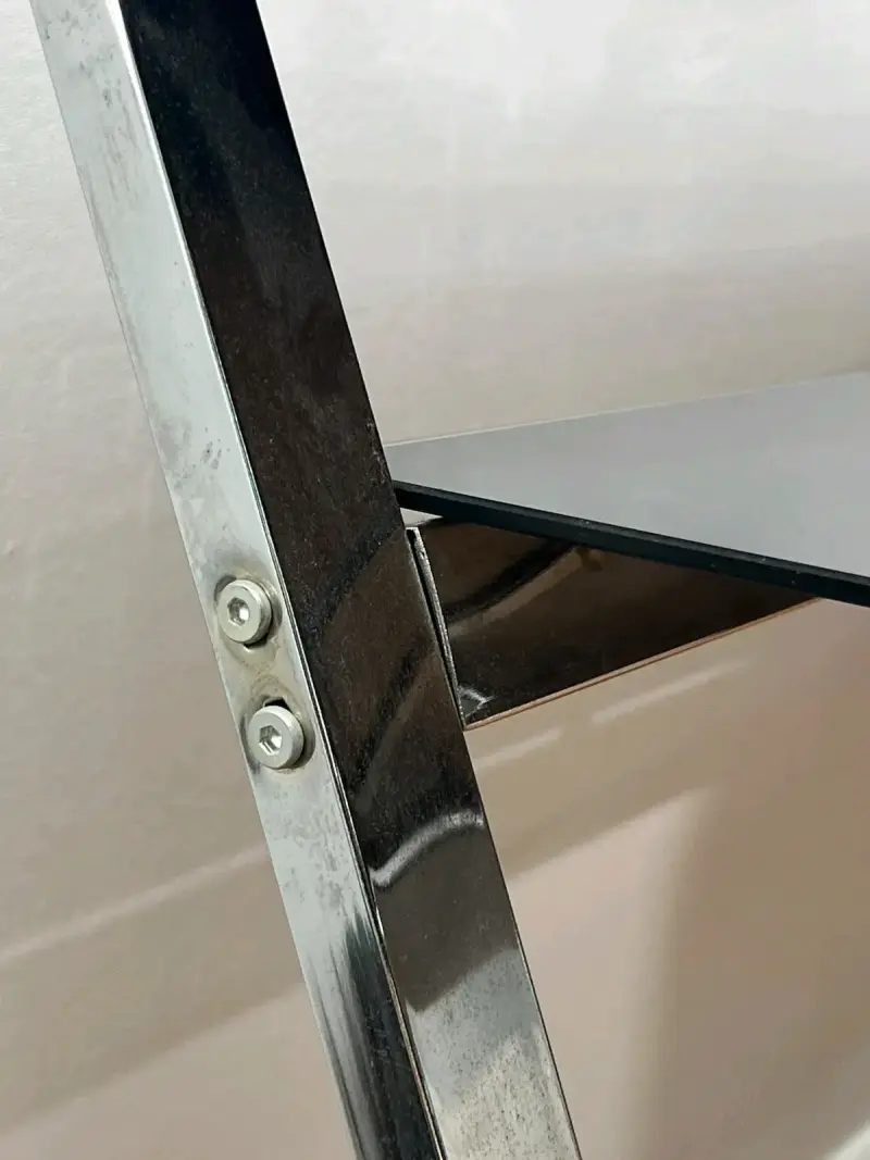 Escritorio de vidrio negro con patas cromadas - 6